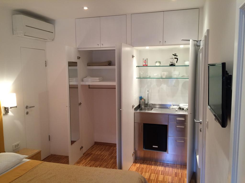 B&B Petra Varl Accommodation ลูบลิยานา ภายนอก รูปภาพ